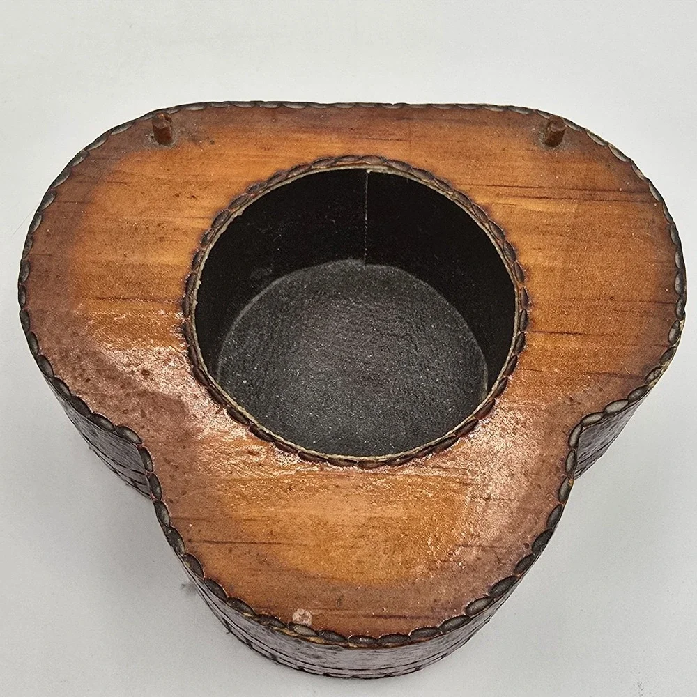 Beautiful Antique Vtg Hand Carved HEART Powder or TRINKET BOX Floral‎